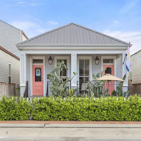 Holiday home Upscale 3 Bed 2 Bath Private In Uptown New Orleans! Close To Magazine Street, Universities, & French Quarter New Orleans