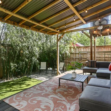 Holiday home Upscale 3 Bed 2 Bath Private In Uptown New Orleans! Close To Magazine Street, Universities, & French Quarter