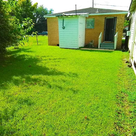Holiday home Cheeful, 2bed X 1bath Brick House *