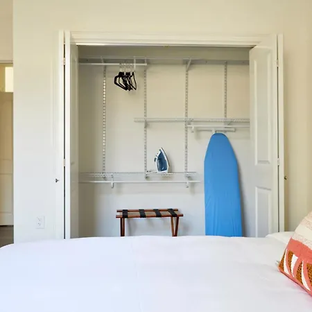 Apartment Roami At St. Charles
