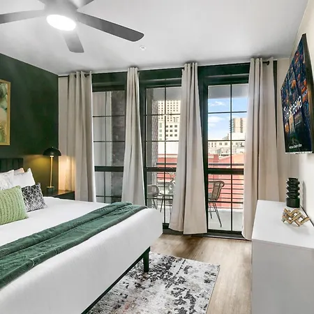 The Pelican By Hosteeva Apartment *