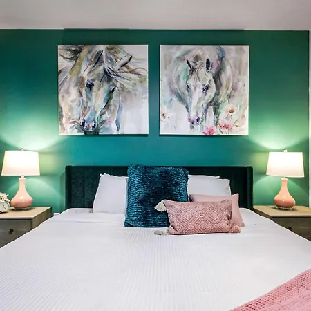The Pelican By Hosteeva Apartment *
