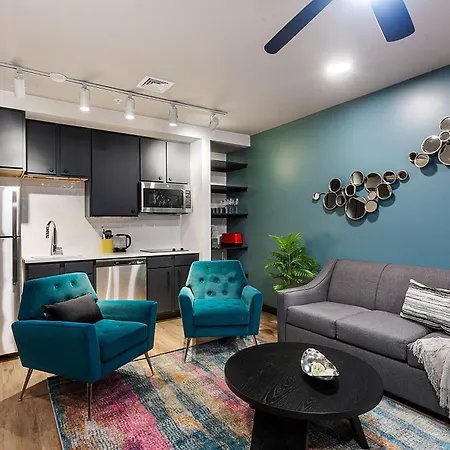 The Pelican By Hosteeva Apartment
