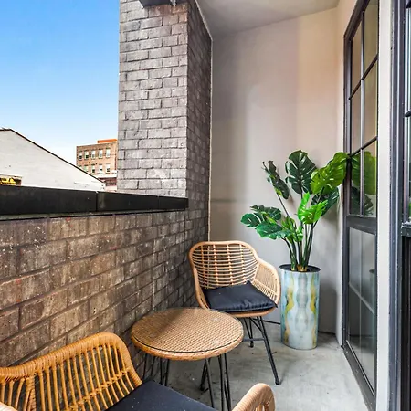 The Pelican By Hosteeva Apartment *