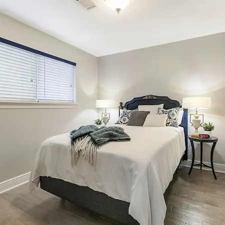 Mardi Gras Patio 2br 8mins To Canal St * New Orleans