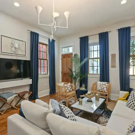 Designer Walking Distance To The French Quarter's *