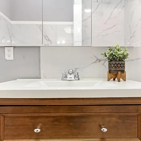 Stunning Near French Quarter Apartment New Orleans