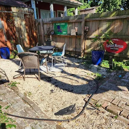 Mid-city Palm Trees House Furnished Apartment *