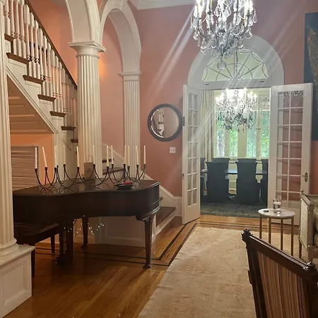 The Happy Place #1 Bed & Breakfast