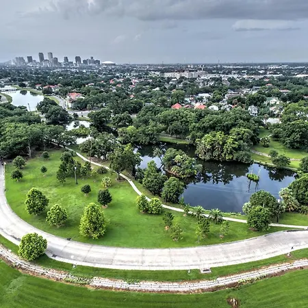 Spacious In Downtown Nola Apartment *