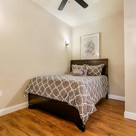 Spacious In Downtown Nola Apartment *