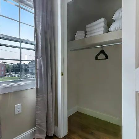 Apartment Spacious In Downtown Nola New Orleans
