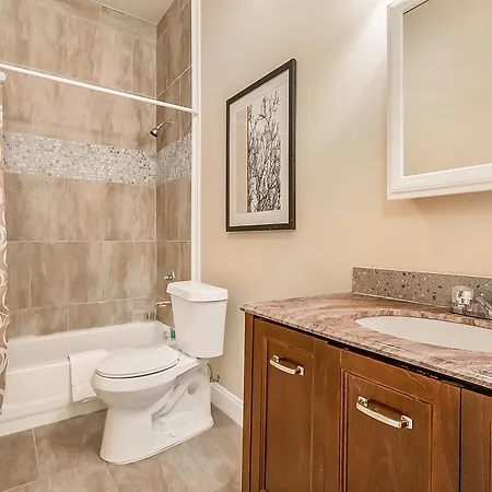 Spacious In Downtown Nola