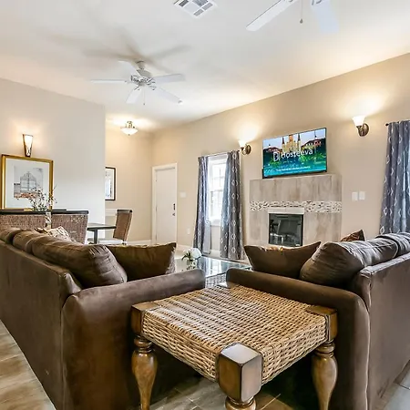 Spacious In Downtown Nola Apartment New Orleans