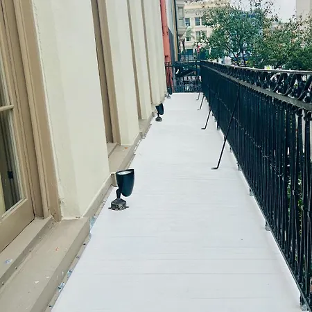 Entire W/ Party Rooftop - A Block Away From Parades Apartment New Orleans