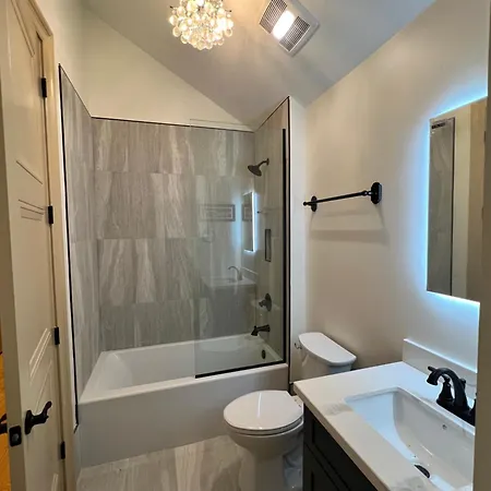 Apartment Entire W/ Party Rooftop - A Block Away From Parades New Orleans