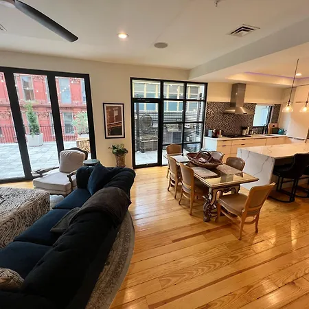 Entire W/ Party Rooftop - A Block Away From Parades *