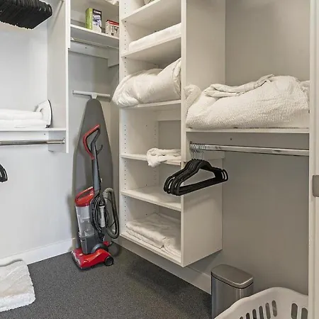 Landing Modern With Amazing Amenities New Orleans