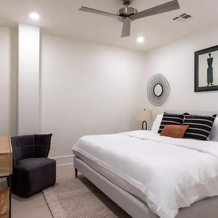 Luxurious At The Moderne