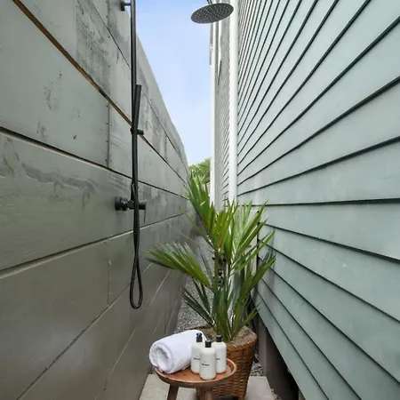 New Modern - Heated Pool & Hot Tub Hotel New Orleans