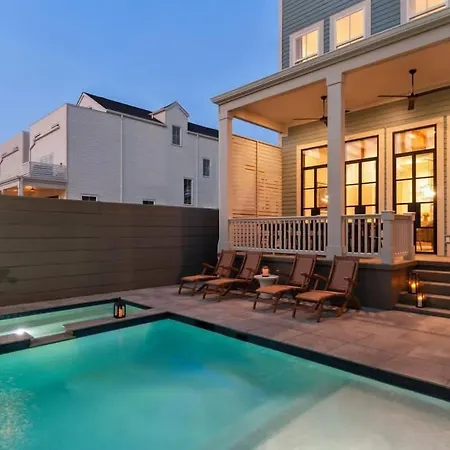 Hotel New Modern - Heated Pool & Hot Tub New Orleans