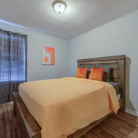 Frenchmen St Townhome Holiday home *