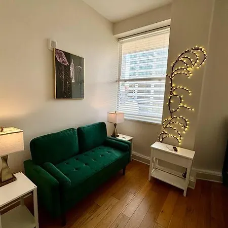 Gorgeous, Spacious Studio Near French Quarter Apartment *