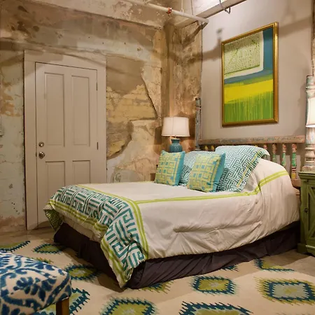Very Close To French Quarter 2bed