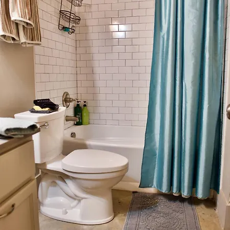 Very Close To French Quarter 2bed Apartment