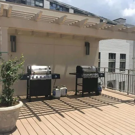 In The French Quarter With Rooftop Pool! Apartment New Orleans