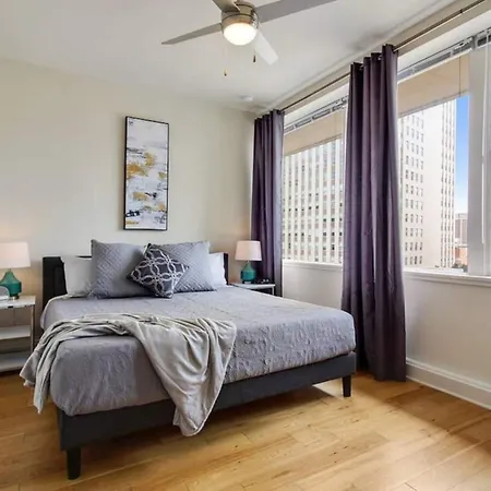 Elegant In Nola With Rooftop Pool Apartment