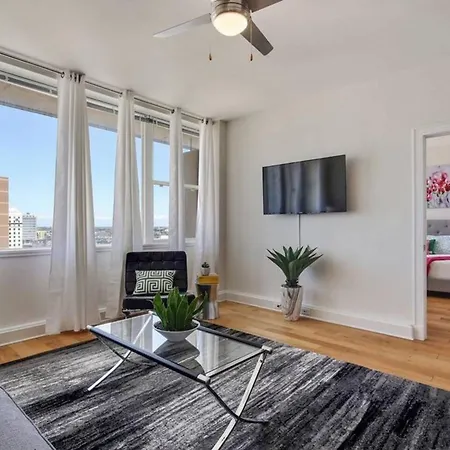 Elegant In Nola With Rooftop Pool Apartment *