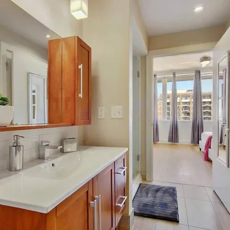 Apartment Elegant In Nola With Rooftop Pool New Orleans