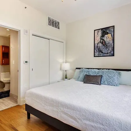 Upscale Nola Apartment