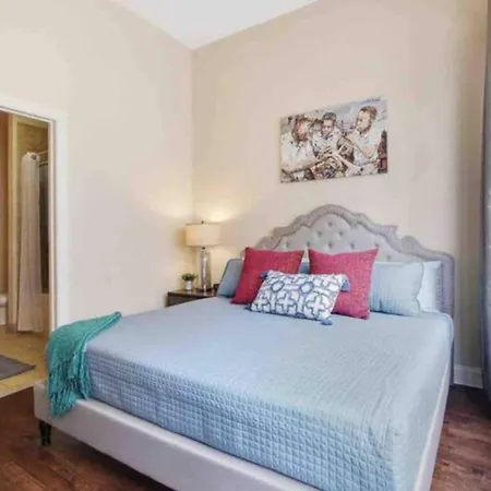 Upscale Nola Apartment *