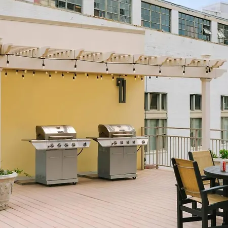 Stylish Nola At 925 Common St Apartment New Orleans
