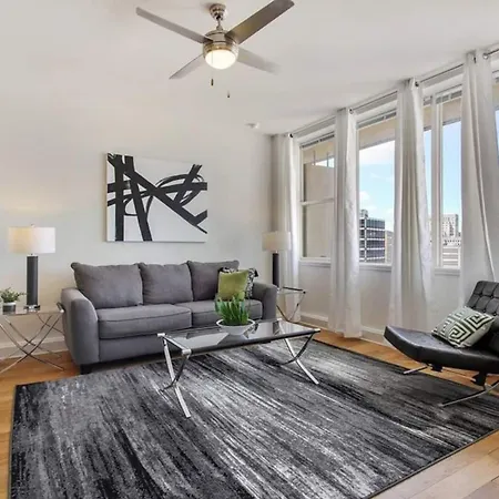 Stylish Nola At 925 Common St Apartment *