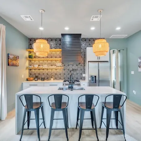 Holiday home Chateau Miro 5br Mid-city Retreat Near Superdome