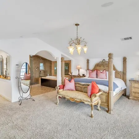 3br Retreat - Pool, Hot Tub & Balcony Views *