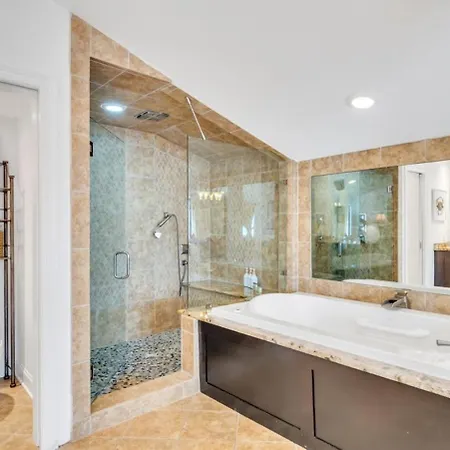 3br Retreat - Pool, Hot Tub & Balcony Views * New Orleans