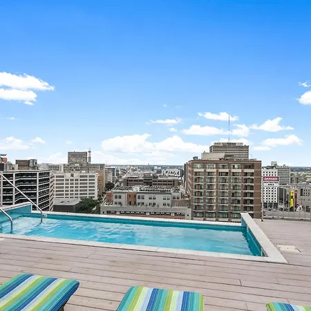 Spacious Modern Near French Quarter Apartment *
