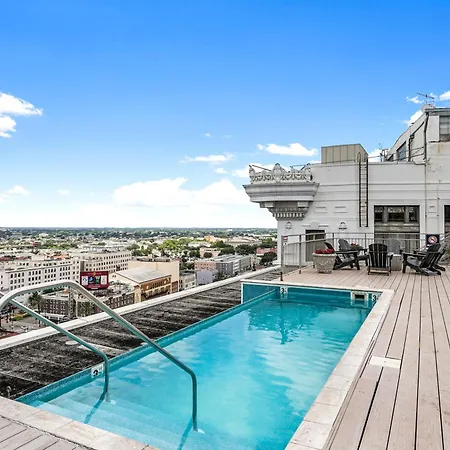 Spacious Modern Near French Quarter *