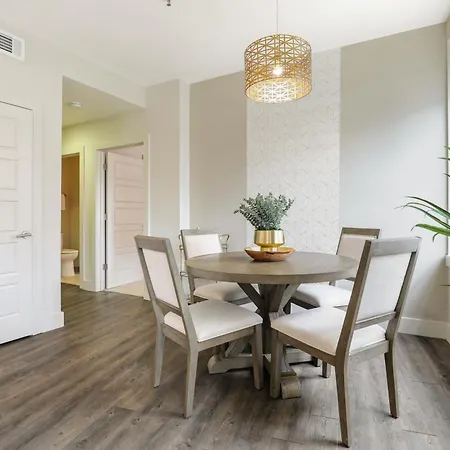 Apartment 2br Spacious Downtown *