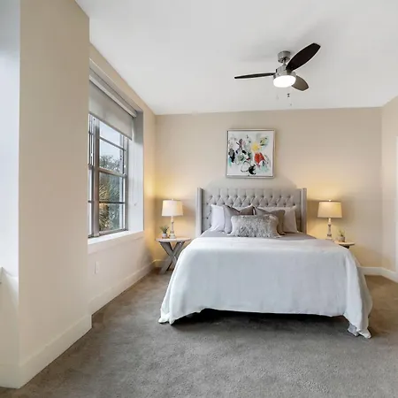 Apartment 2br Spacious Downtown