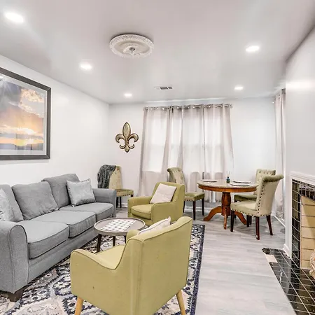 Bright Near Pontchartrain! Holiday home