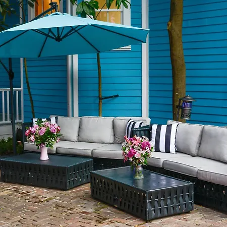 Bed & Breakfast 5 Bedroom - Sleeps 8! Steps From Bourbon Street! New Orleans