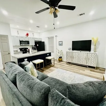 Apartment Modern City Nola Near Super Dome With Parking New Orleans