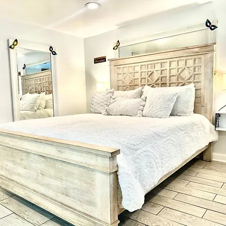 Magazine Mansion Motel 3*