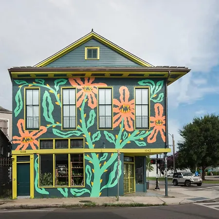 Marigny Bd Surrounded By Music Food And Art New Orleans