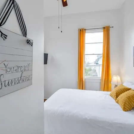 Chic 3br Steps To The Canal Streetcar W Pool * New Orleans